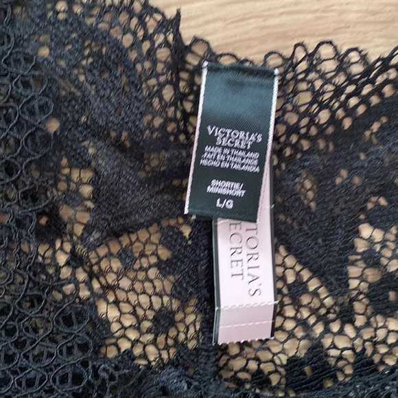 Victoria’s Secret Lace shortie - Picture 2 of 4